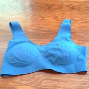 kniw sports bra